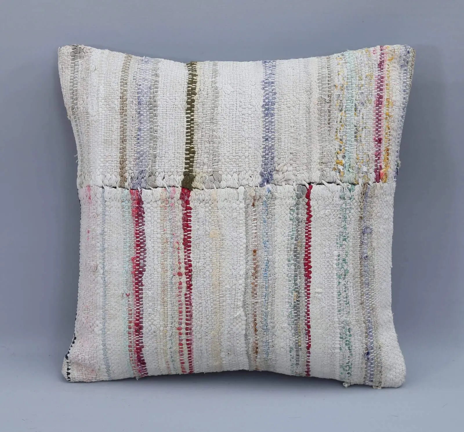 RC 27202 1 BEIGE PILLOWS